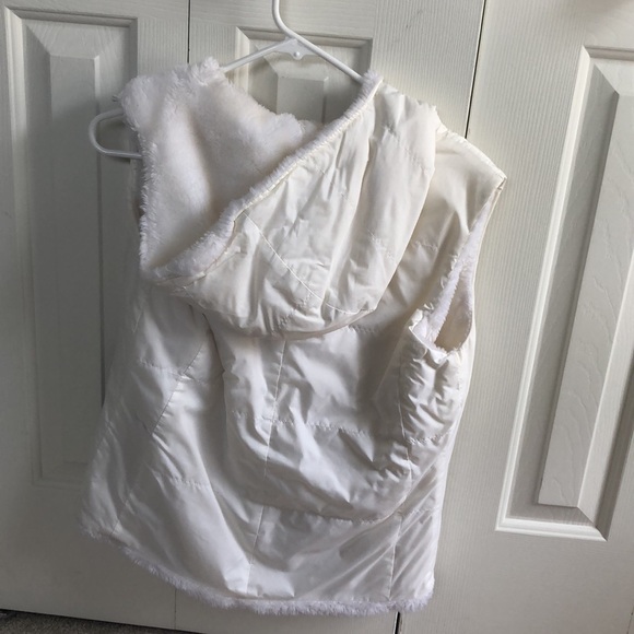 Reversible White Fur Vest - Picture 2 of 4